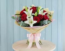 Букет цветов из:  Лилии и Розы в Петровске