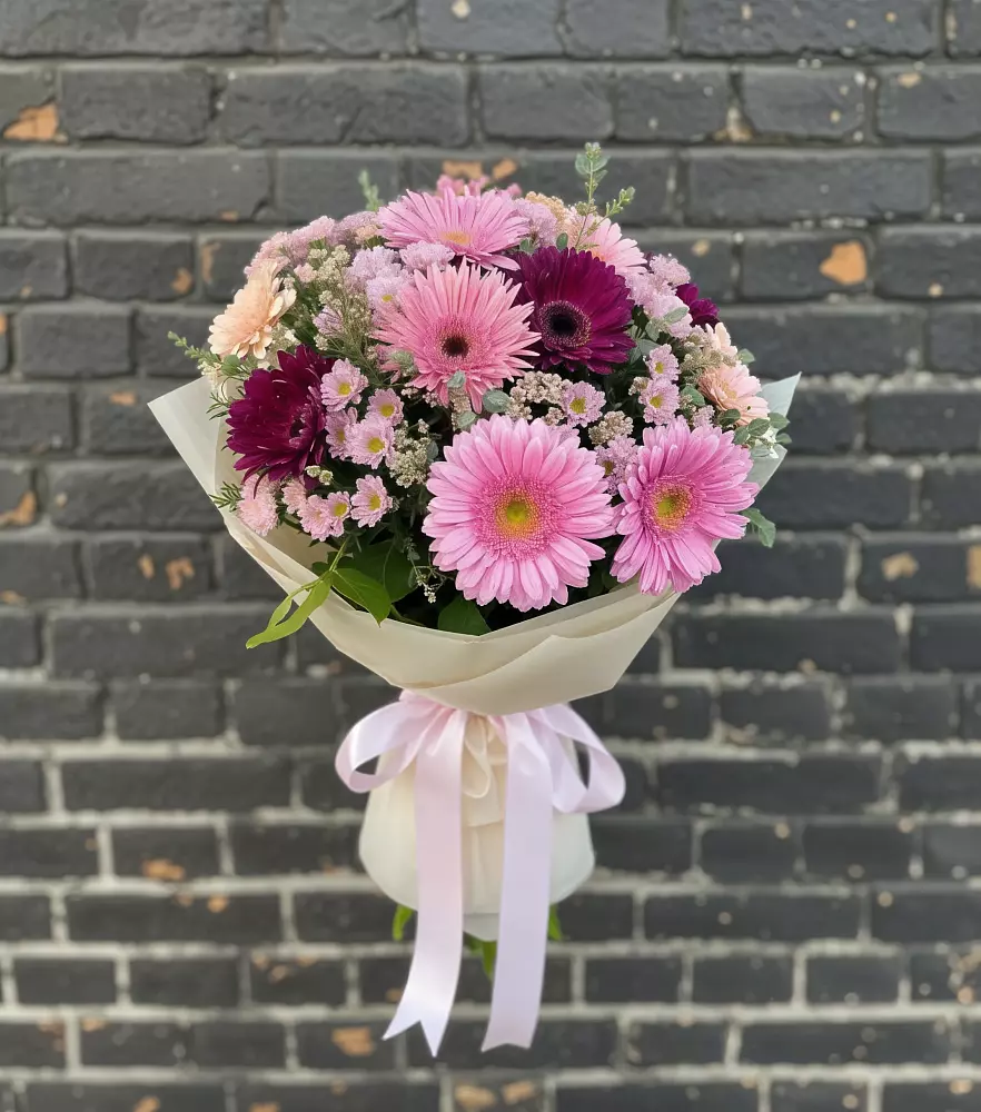 Букет цветов из: Герберы и Хризантемы в Петровске