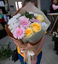 Букет цветов из:  Герберы, Розы и Хризантемы в Петровске