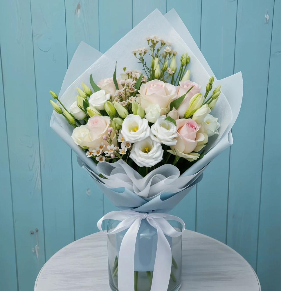 Букет цветов из: Розы и Лизиантусы в Петровске