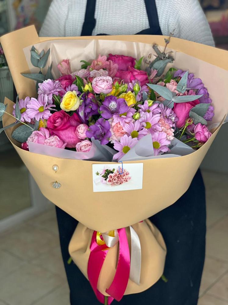 Букет цветов из: Хризантемы, Гвоздики и Альстромерии в Петровске