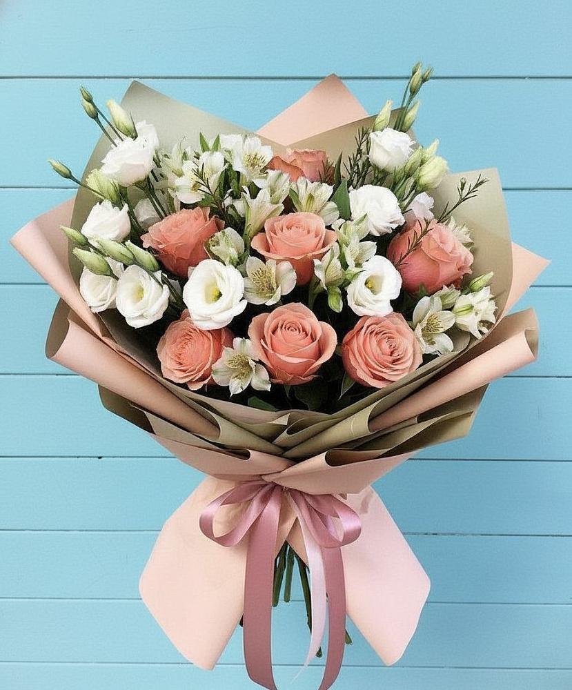 Букет цветов из: Розы, Альстромерии и Лизиантусы в Петровске