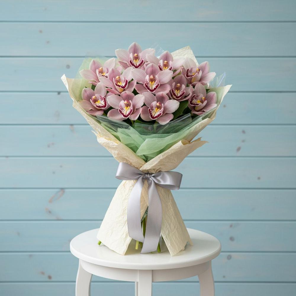 Букет цветов из: Орхидеи и Розы в Петровске