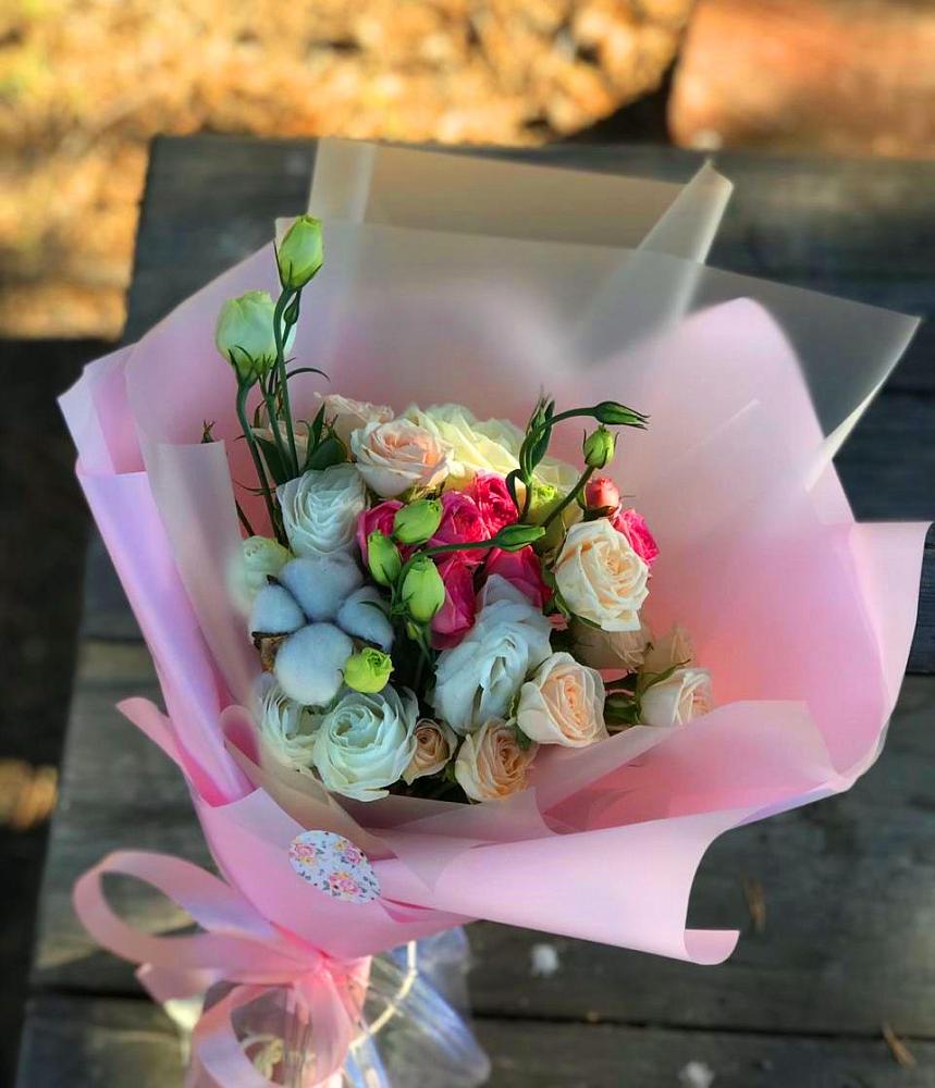 Букет цветов из: Розы и Лизиантусы в Петровске