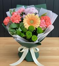 Букет цветов из:  Гвоздики, Розы, Герберы и Хризантемы #REPLACE_PRED# Петровске