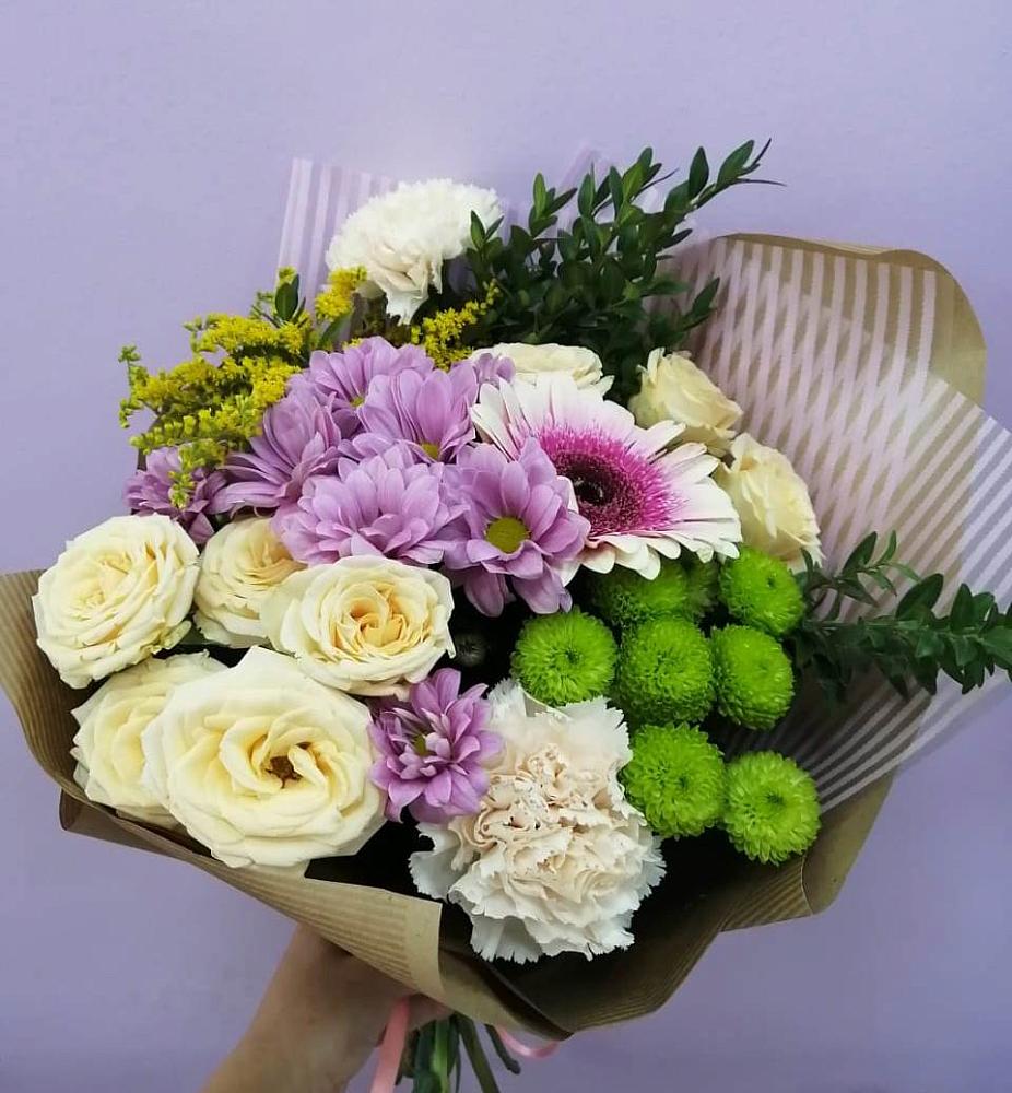 Букет цветов из: Хризантемы, Розы, Гвоздики и Герберы в Петровске