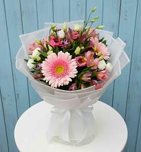 Букет цветов из:  Герберы, Альстромерии и Лизиантусы #REPLACE_PRED# Петровске