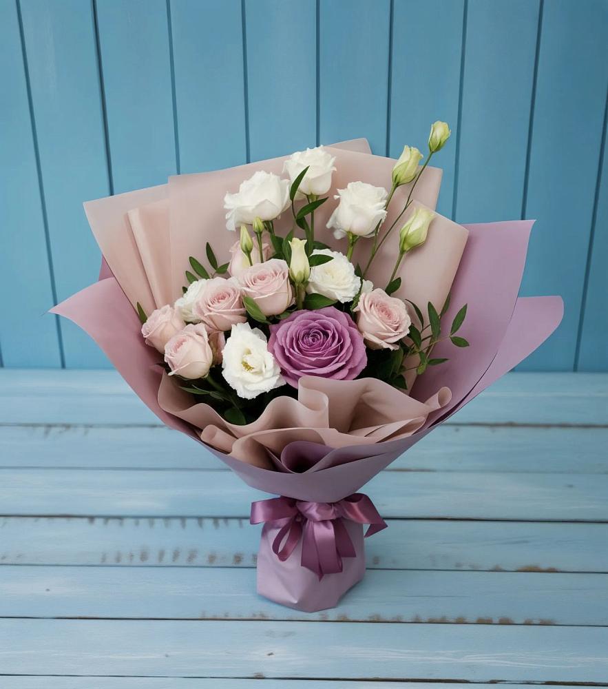 Букет цветов из: Розы и Лизиантусы в Петровске